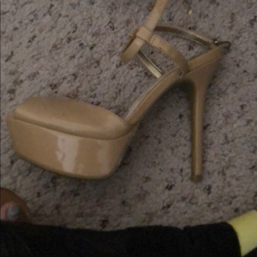 Target heels - Picture 2 of 4